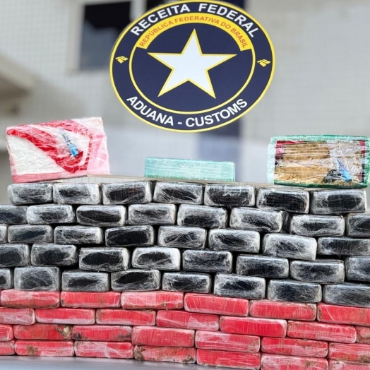 Alfândega da Receita Federal em Foz do Iguaçu intercepta veículo com 95 kg de cocaína e crack