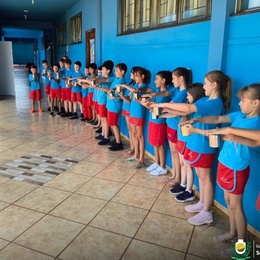 Alunos da Escola Municipal que realizam jornada escolar ampliada têm experiência educacional completa em Serranópolis do Iguaçu