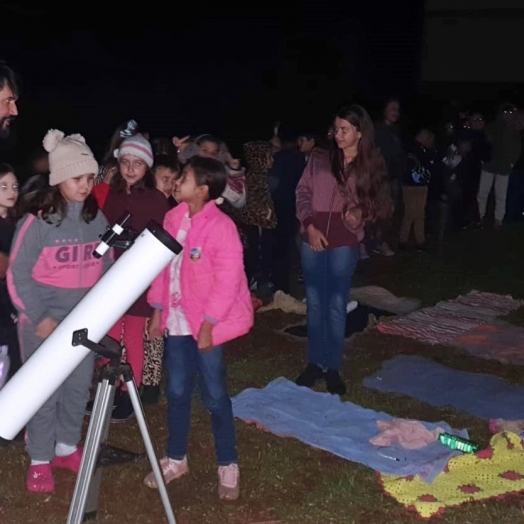 Alunos de escola municipal de Itaipulândia vivem experiência sobre eventos astronômicos