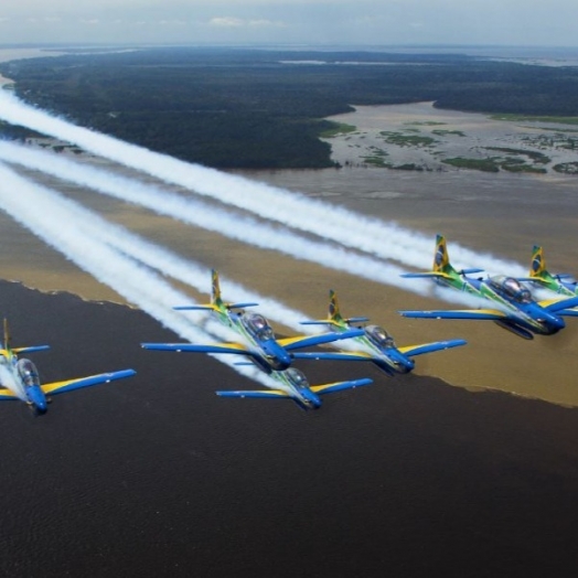 Aniversário da Itaipu terá Esquadrilha da Fumaça, homenagens e arte