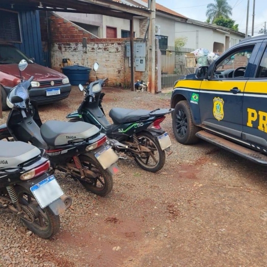 Após denúncia de furto, PRF recupera três motocicletas paraguaias em Medianeira