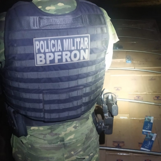 Após perseguição de 500km, BPFron apreende caminhão carregado de cigarros