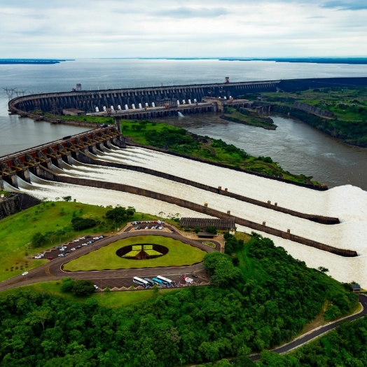 Às vésperas do aniversário de Foz, Itaipu prepara pacote para beneficiar cerca de 30 mil pessoas até o fim do ano