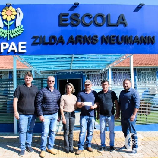 ASPESKAS repassa R$ 5 mil para APAE de Santa Helena