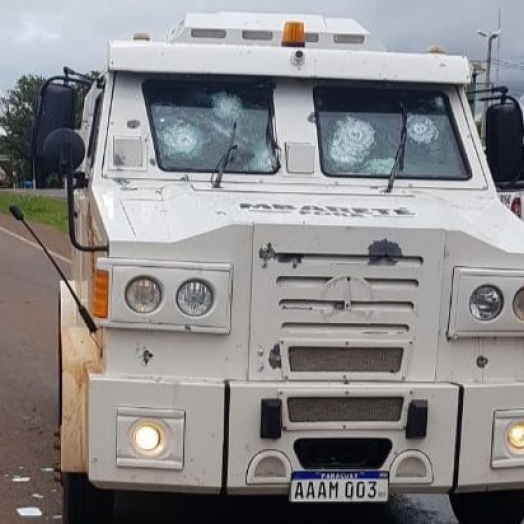 Assaltantes levam mais de R$ 1 milhão de carro-forte no Paraguai