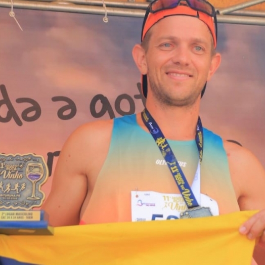 Atletas de São Miguel do Iguaçu brilham em Bituruna