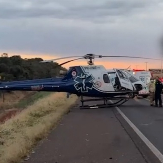 Batida deixa três feridos e mobiliza helicóptero do Samu na BR-277, em Céu Azul