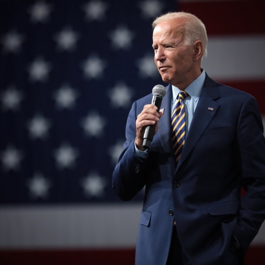 Biden desiste da campanha à presidência dos EUA