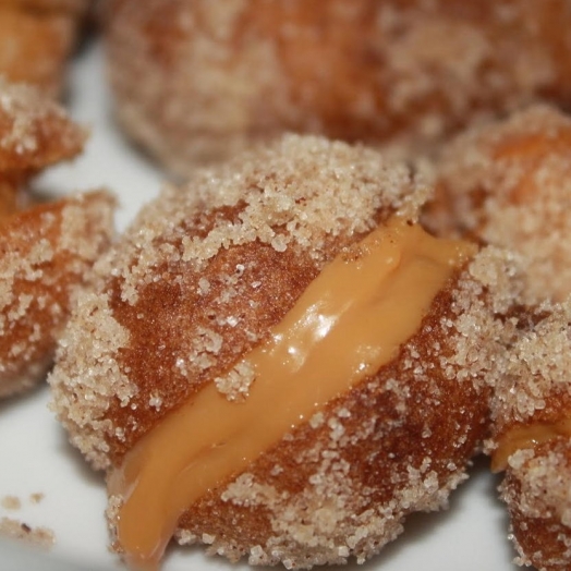 Bolinho de chuva recheado