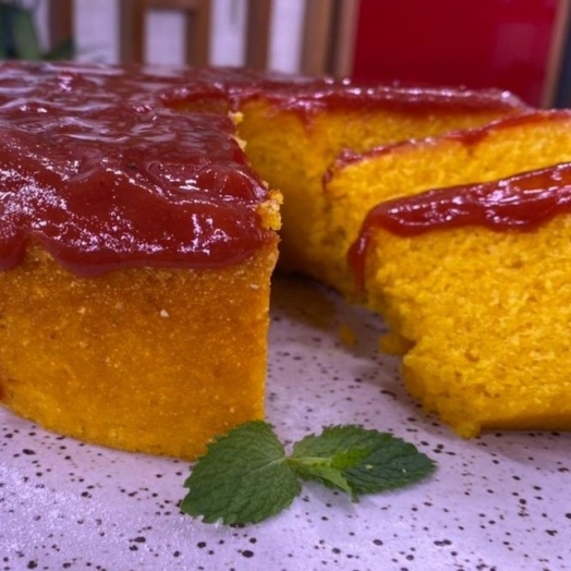 Bolo de Cenoura com fubá