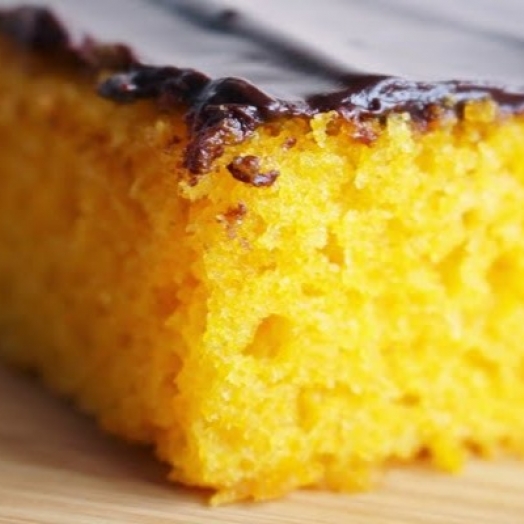 Bolo de cenoura que não embatuma