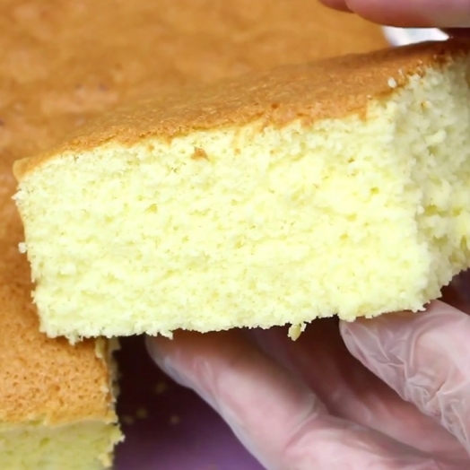 Bolo pão de ló FOFINHO