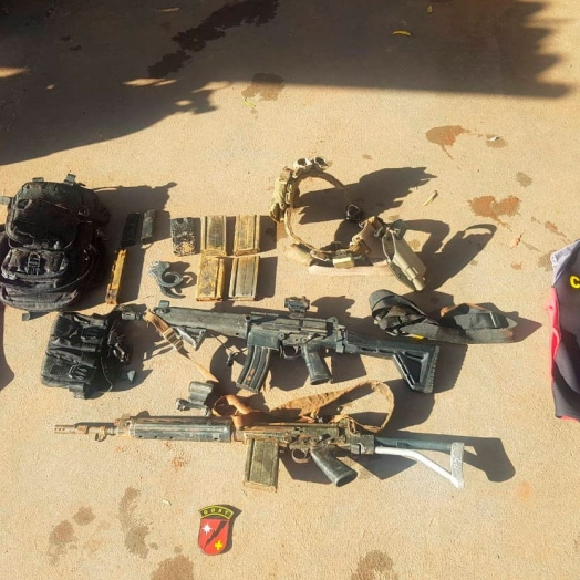 Bombeiros encontram fuzis perdidos durante missão policial no Rio Paraná