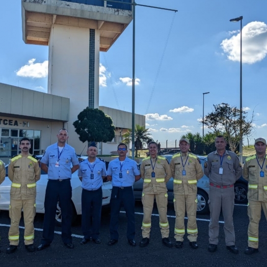 Bombeiros Militares de São Miguel do Iguaçu participam de curso de Busca e Salvamento Aeronáutico