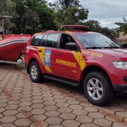 Bombeiros retomam buscas por jovem desaparecido no Rio Paraná