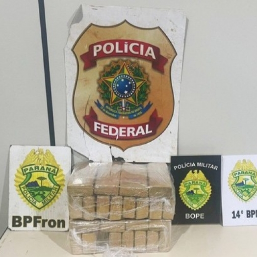 BPFron, 14 BPM, BOPE e PF apreendem droga em ônibus na cidade de Medianeira