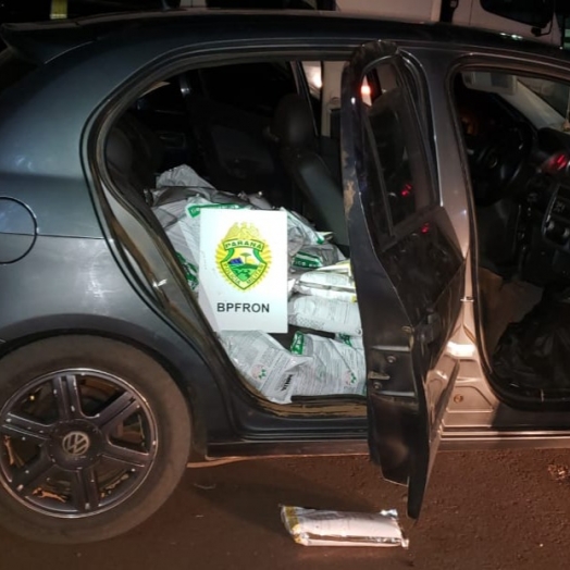 BPFron apreende carro carregado com agrotóxicos contrabandeados em Diamante do Oeste