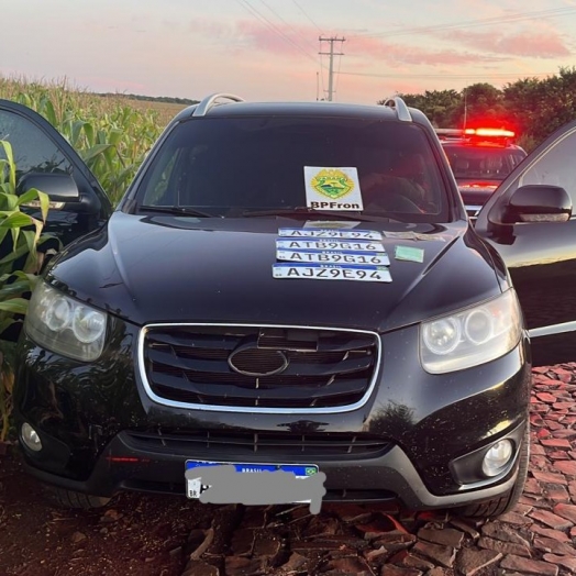 BPFRON apreende carro preparado para contrabando em Santa Terezinha de Itaipu