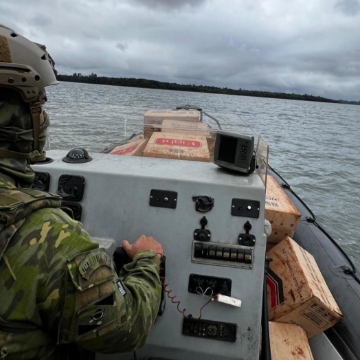 BPFron apreende embarcação com cigarros em Entre Rios do Oeste
