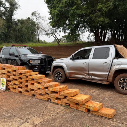 BPFRON apreende mais de 1,2 tonelada de droga em Santa Helena e recupera veículo furtado