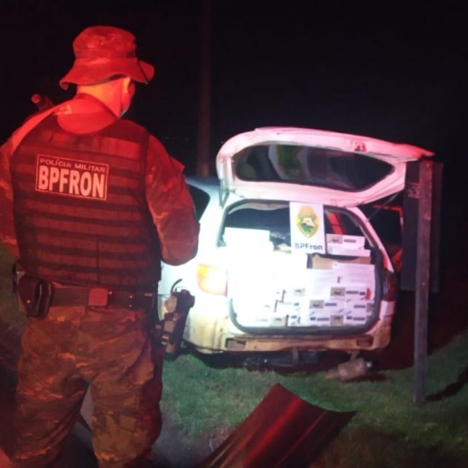 BPFRON apreende veículo carregado com cigarros contrabandeados em Santa Terezinha de Itaipu