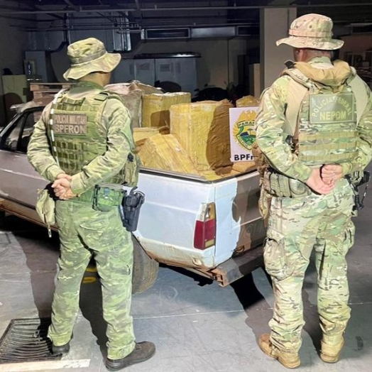 BPFRON e NEPOM/PF realizam apreensão de 500kg de Maconha e recuperam veículo com alerta de furto, em Guaira