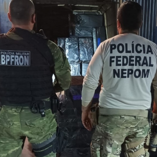 BPFRON e PF apreendem veículo carregado com cigarros em Itaipulândia