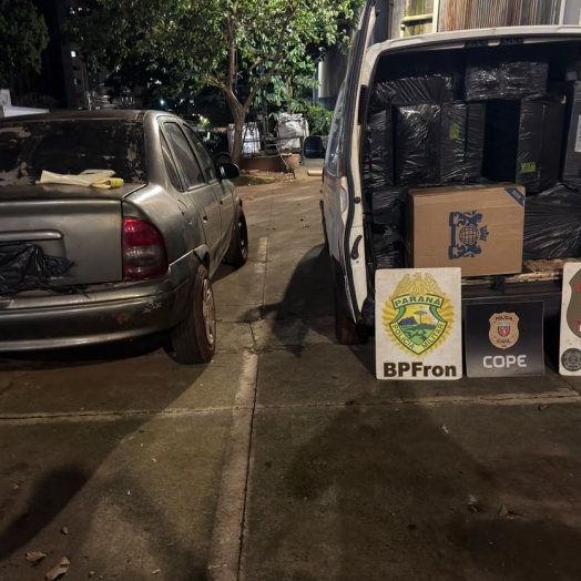 BPFRON e Polícia Federal apreendem veículos, embarcação e 5 mil pacotes de cigarros em Itaipulândia-PR