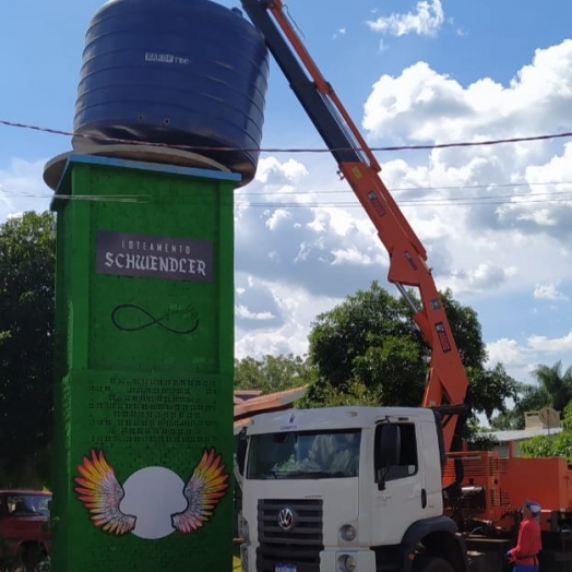 Caixa d’água de concreto com mais de 40 anos é substituída em Missal