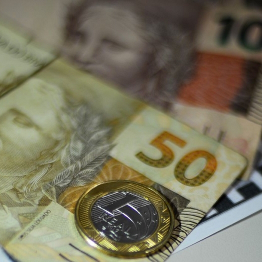 Caixa paga hoje Auxílio Brasil a cadastrados de NIS final 4