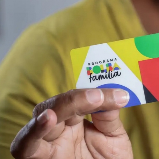 Caixa paga novo Bolsa Família a beneficiários com NIS de final 3