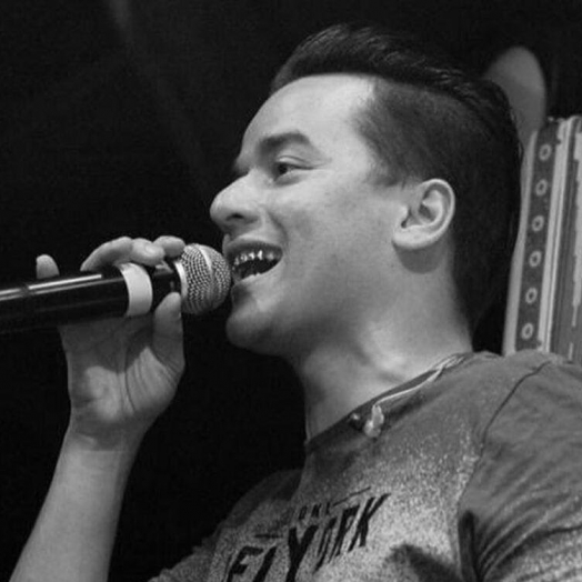 Cantor sertanejo Yago, dupla com Santhiago, morre aos 29 anos