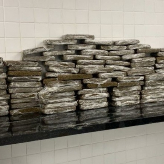 Casal é preso com 68 kg de maconha na BR-277 em Santa Tereza do Oeste