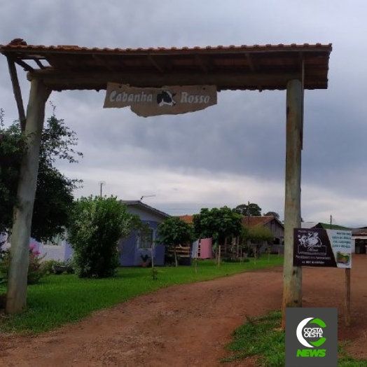 Casal larga tudo e aposta em restaurante rural