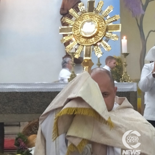 Católicos de Medianeira iniciam celebrações do Tríduo Pascal