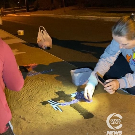 Centenas de fiéis se unem para a confecção dos tapetes de Corpus Christi em São Miguel do Iguaçu