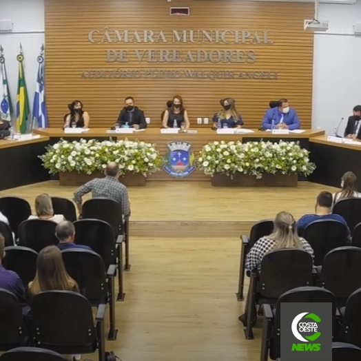 Cerimônia dá posse aos novos vereadores, prefeito e vice em Santa Helena