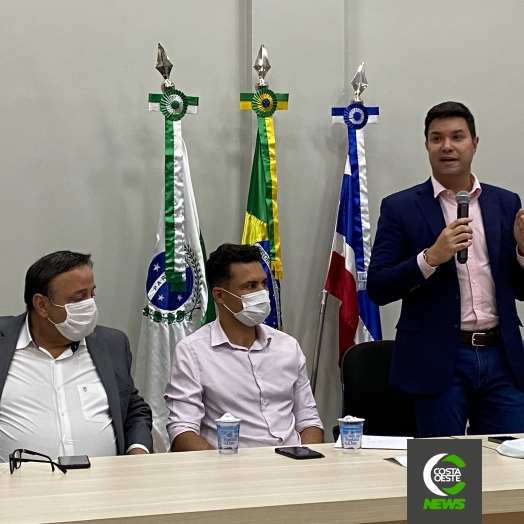 Chefe da Casa Civil, Guto Silva reúne-se com prefeitos da região