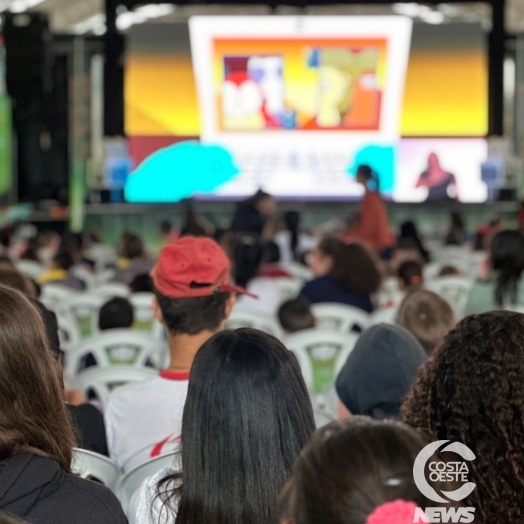 Cinema na praça leva alegria e diversão para São Miguel do Iguaçu