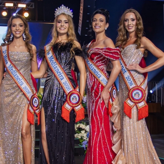 Clara Hobold é a Miss Medianeira 2026