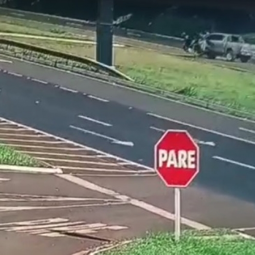 Colisão entre caminhonete e moto deixa duas pessoas feridas na BR-277, em São Miguel do Iguaçu