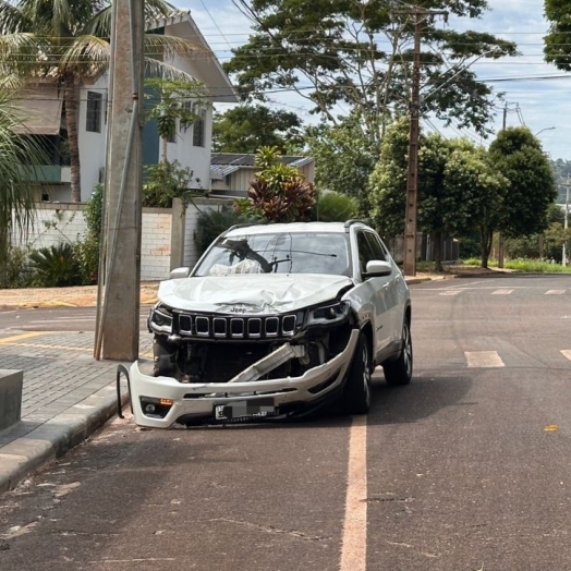 Colisão entre dois carros mobiliza equipes de resgate no centro de São Miguel do Iguaçu