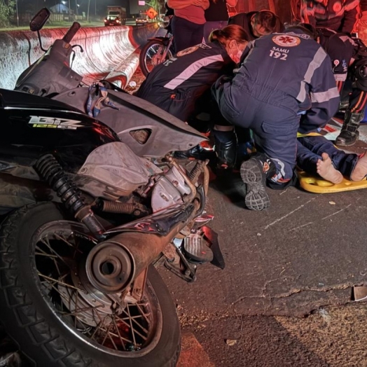 Colisão frontal entre motos deixa jovem em estado grave em Santa Helena