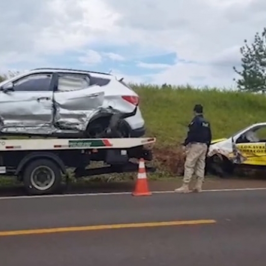 Colisão seguida de capotamento é registrada na rodovia BR-277