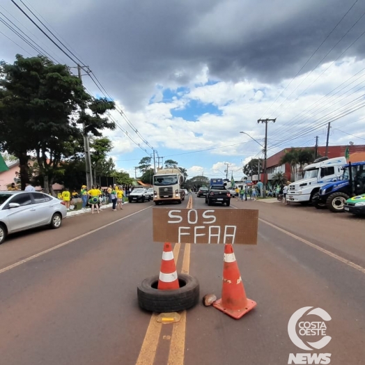 Com portas fechadas, comerciantes de Santa Helena se reúnem em ato pós-eleições