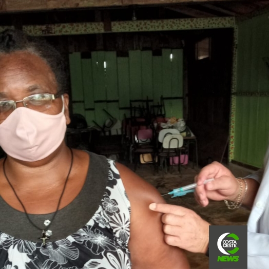 Comunidade quilombola de Guaíra começa a receber vacina contra Covid-19