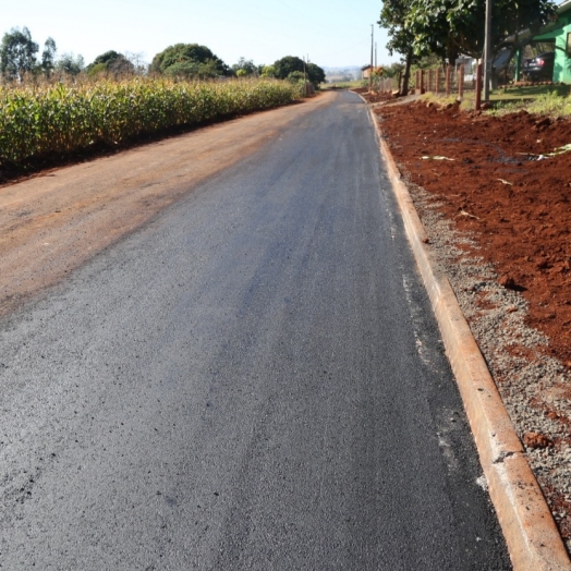 Concluídos os trabalhos de melhorias na Rua Santa Helena em Itaipulândia com a aplicação de lama asfáltica