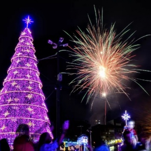 Concurso de melhor decoração de Natal oferece prêmios de até R$ 10 mil para vencedores, em Foz do Iguaçu