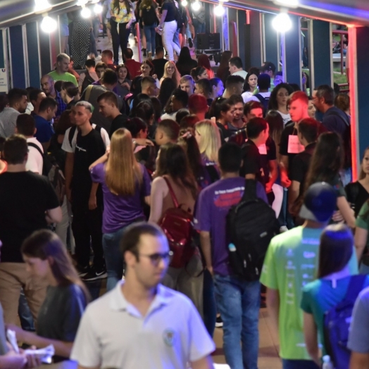 Faculdade UNIGUAÇU comemora 24 anos de evolução do conhecimento