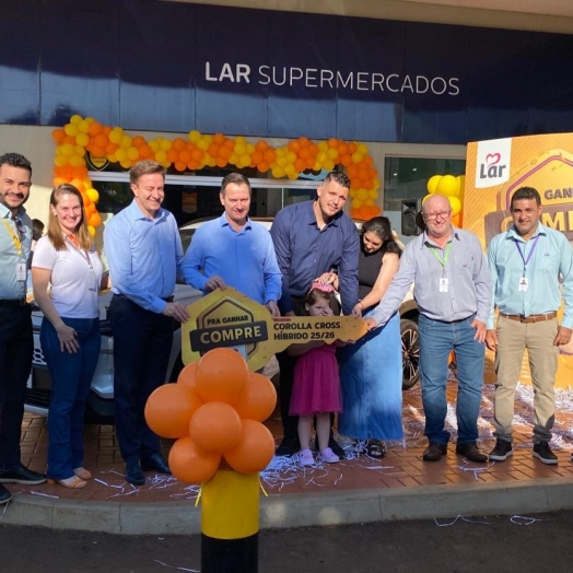 Cooperativa Lar entrega Corolla Cross 0km a ganhador de São Miguel do Iguaçu